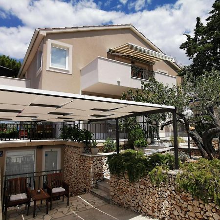 Apartments Maslina Примоштен Экстерьер фото
