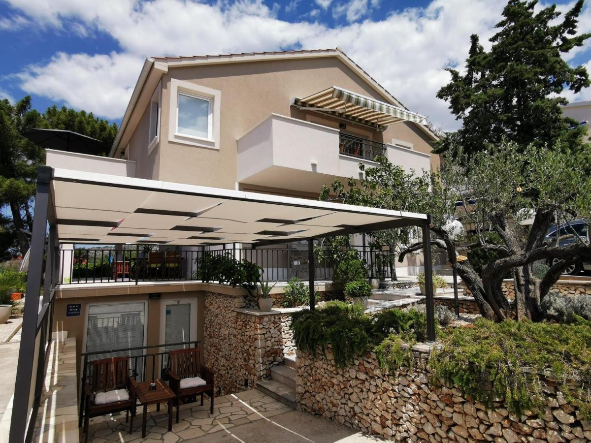 Apartments Maslina Примоштен Экстерьер фото