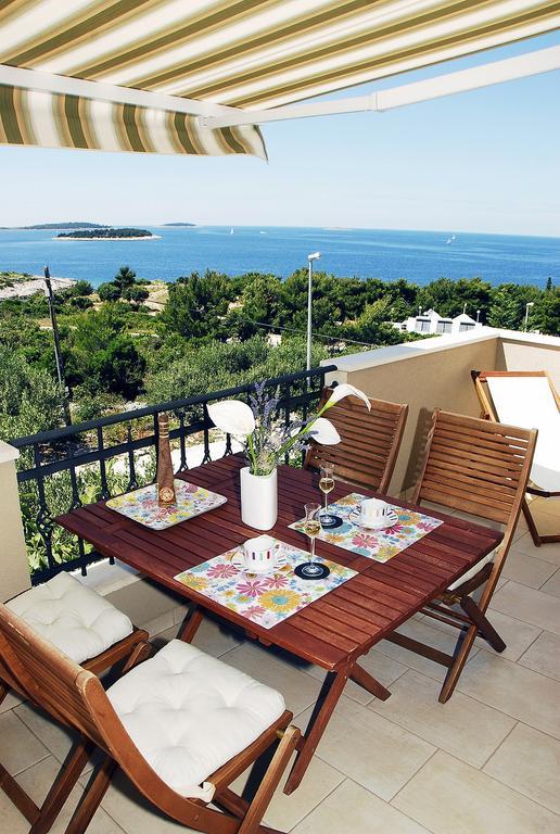 Apartments Maslina Примоштен Экстерьер фото