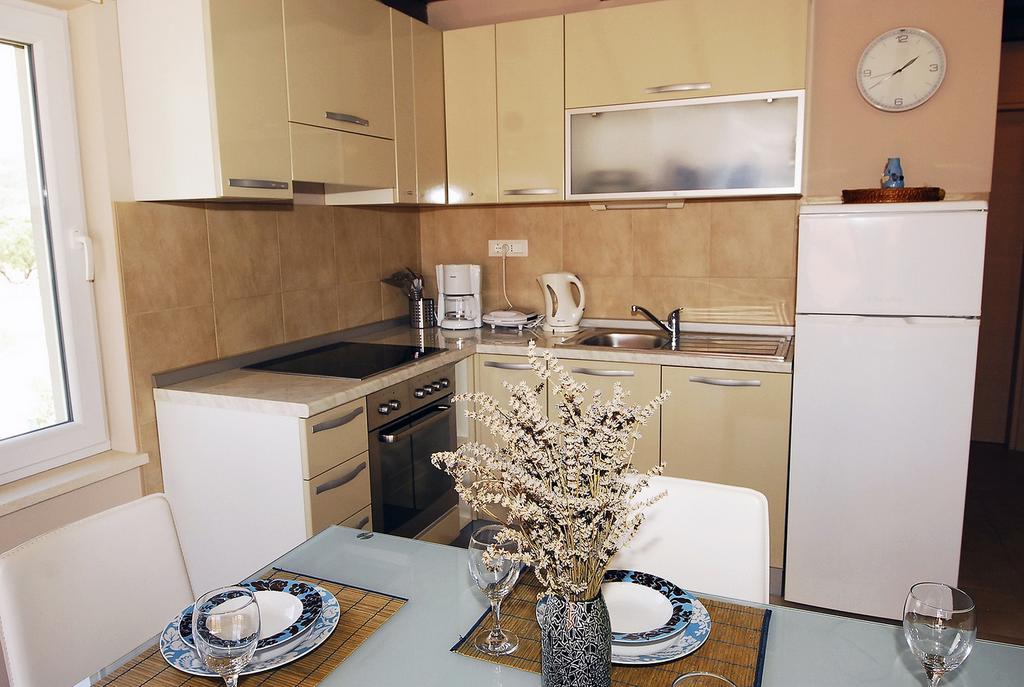 Apartments Maslina Примоштен Экстерьер фото