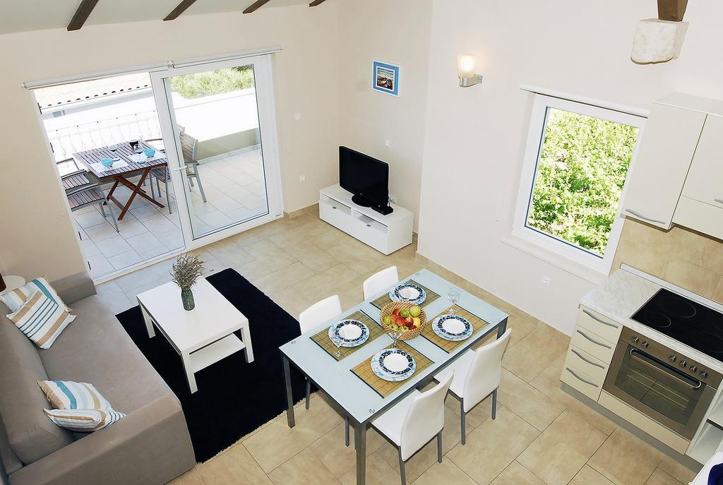 Apartments Maslina Примоштен Экстерьер фото