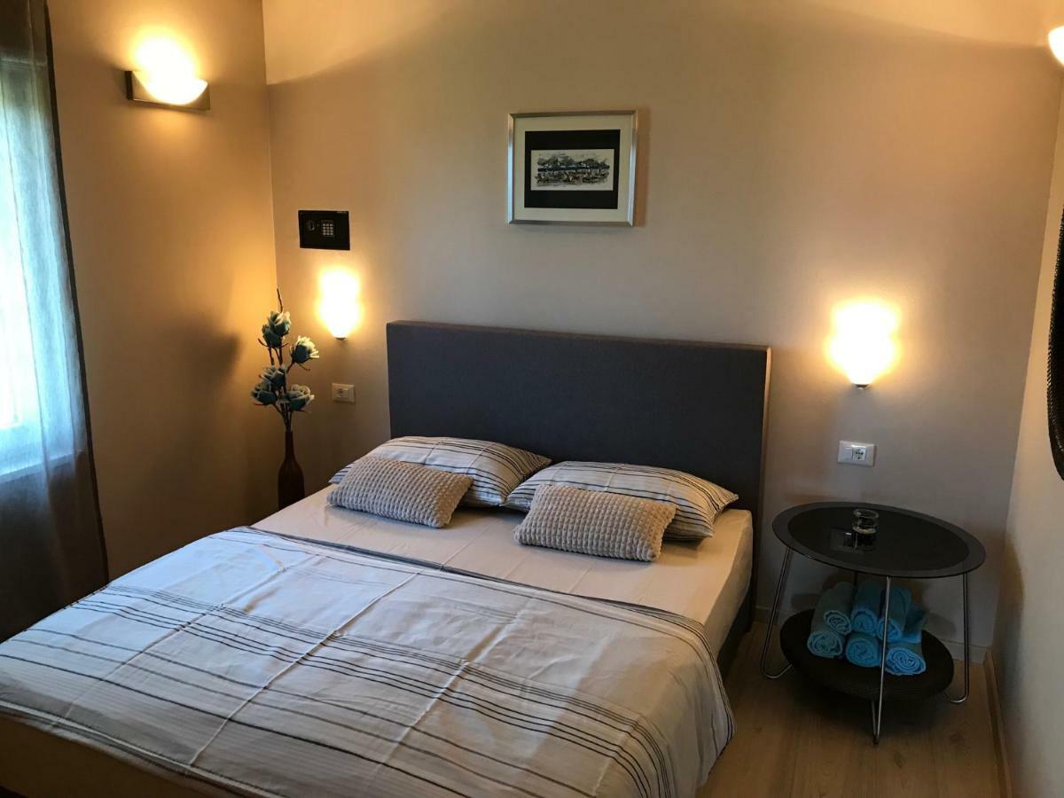 Apartments Maslina Примоштен Экстерьер фото