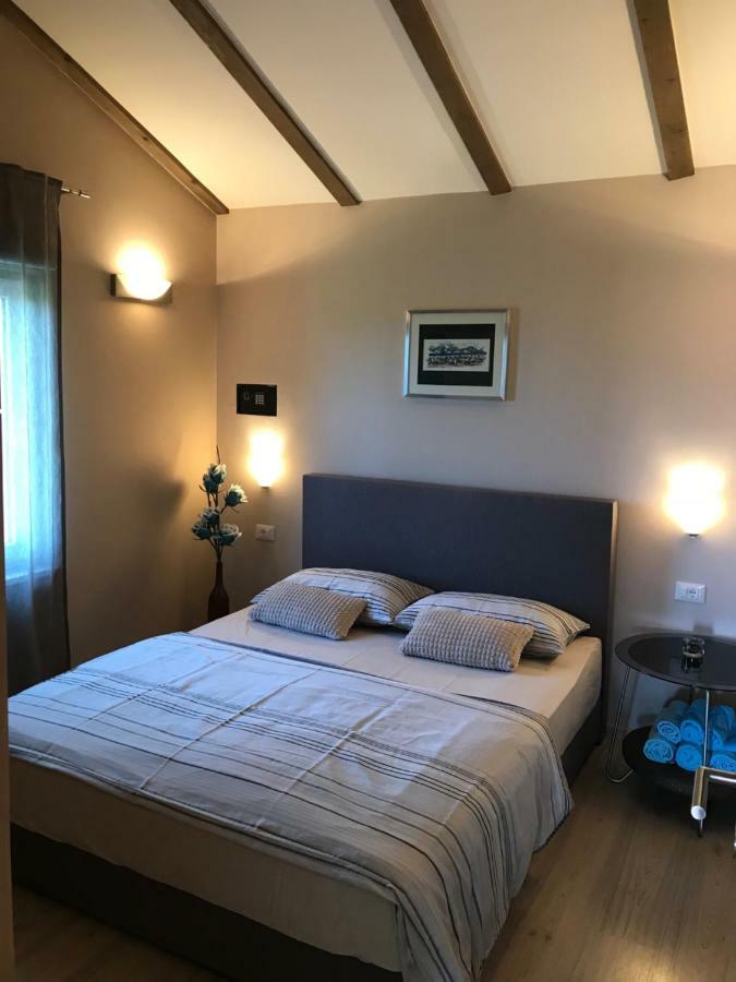 Apartments Maslina Примоштен Экстерьер фото